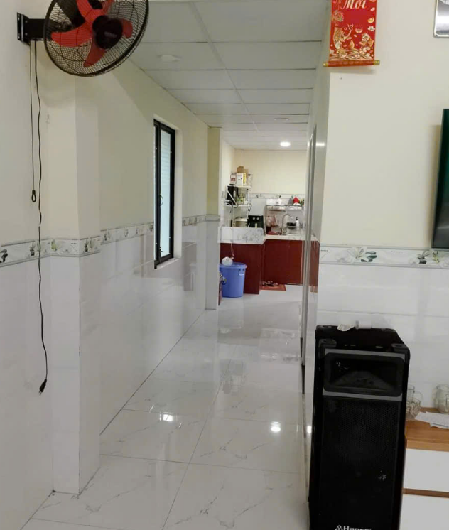 (VIP) Nhà Diên Hoà  dt 95m2  chỉ 950t lh: 0976396883 E Trinh để đi xem đất